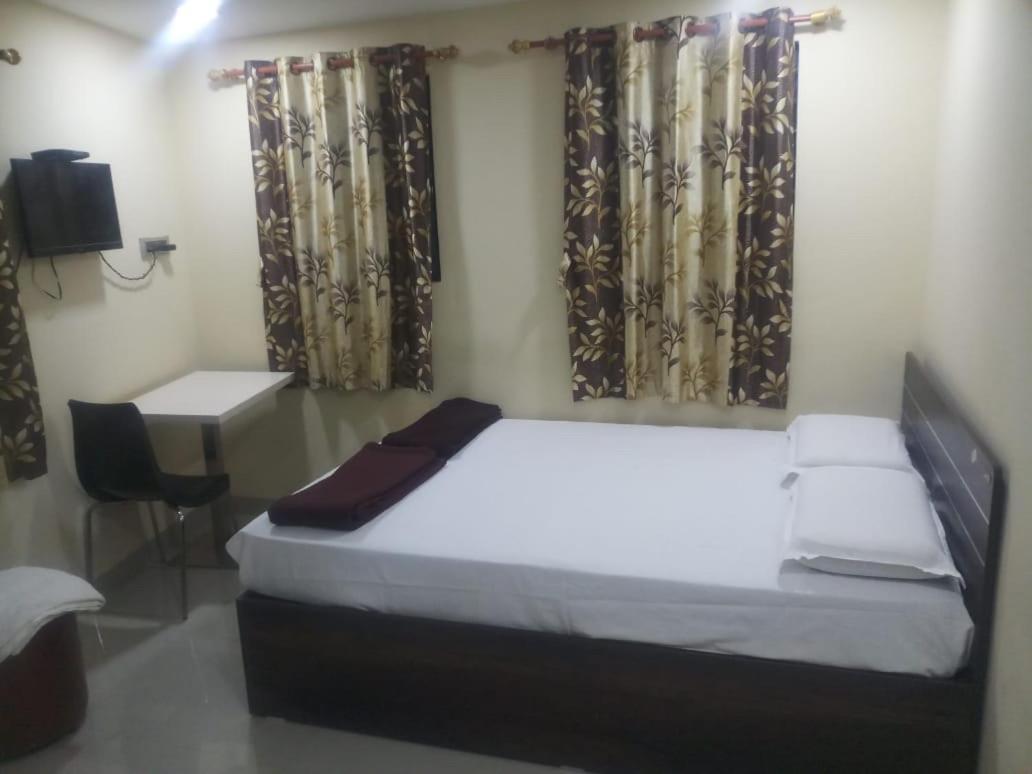 Shri Vasant Lodge 胡布利 外观 照片