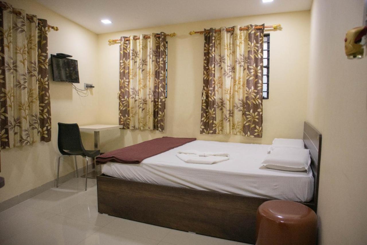 Shri Vasant Lodge 胡布利 外观 照片